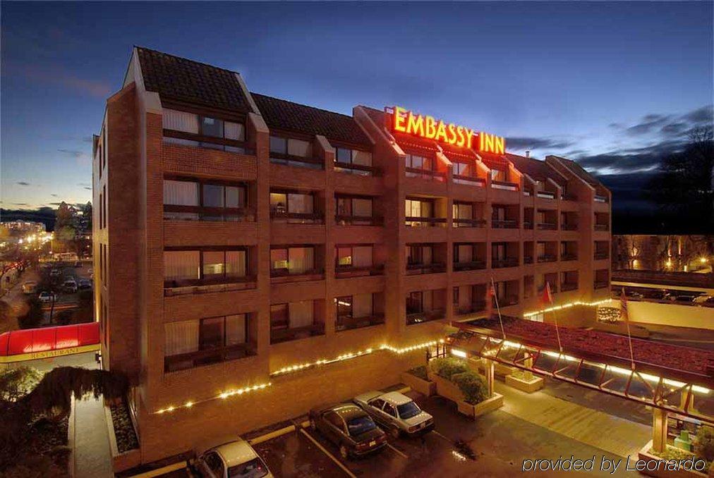 The Embassy 3* Victoria